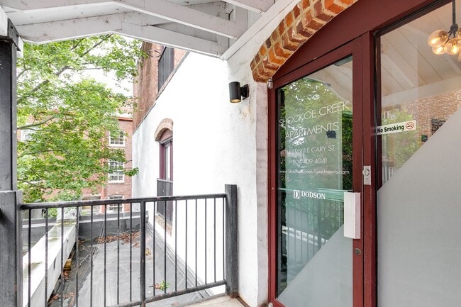 Photo - 1401-1411 E Cary Street