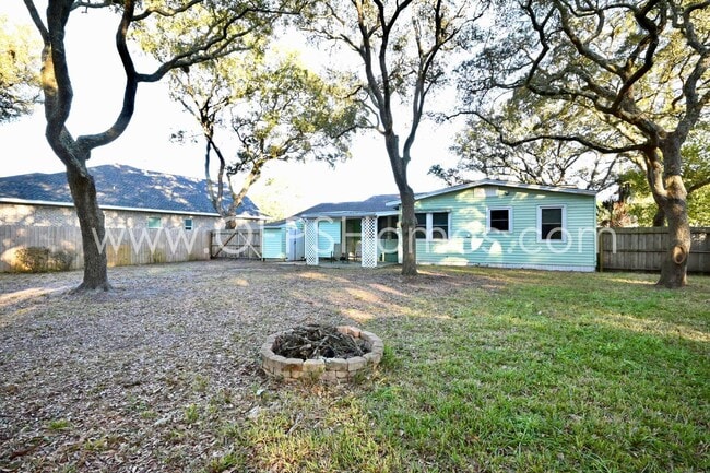 Photo - 305 Okaloosa Rd NE