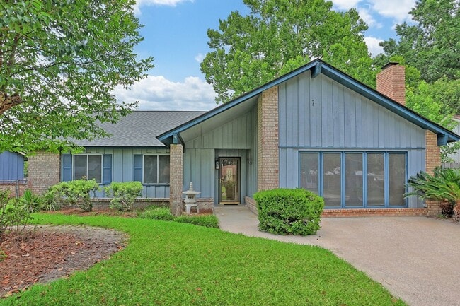 Photo - Beautifully Renovated 4-Bedroom, 2-Bath Home with Fenced Backyard