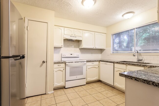 Photo - 16326 Dew Drop Ln