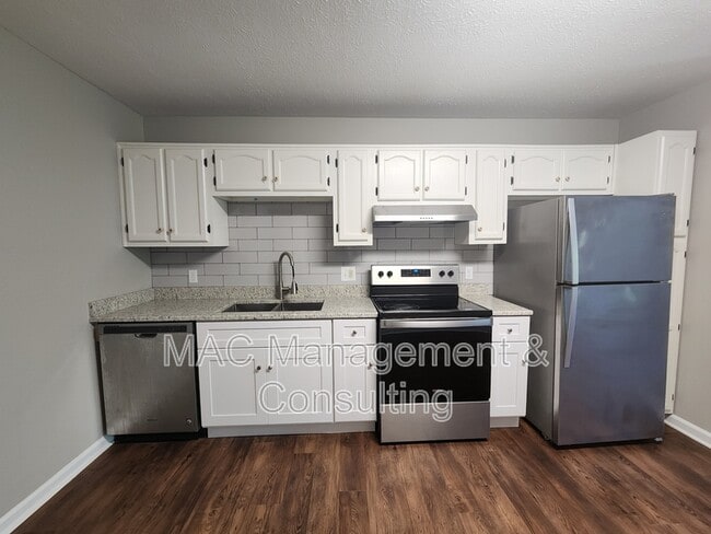 Photo - 1495 Autumn Ave