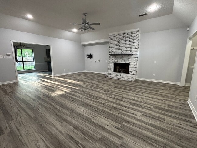 Photo - SPACIOUS HOME WITH FLEX ROOM