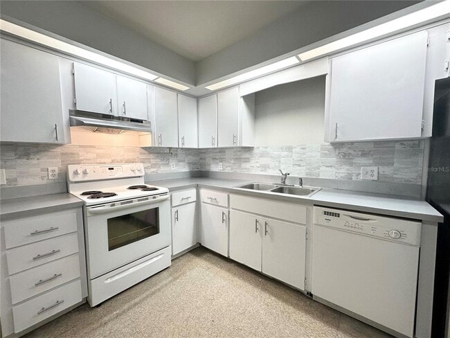 Photo - 101 Lake Hunter Dr