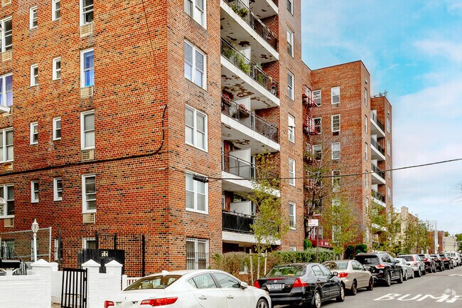 Photo - 8470 129th St