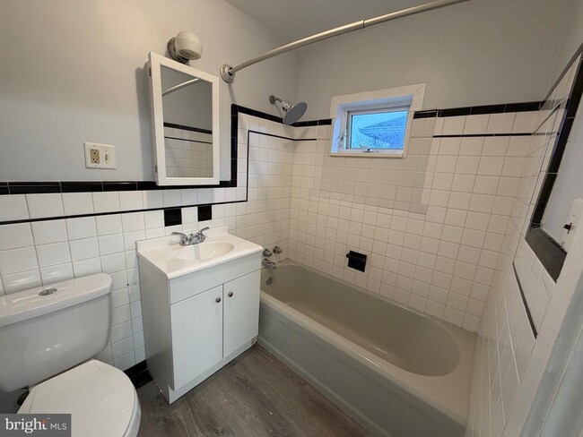 Photo - 130 N Broadway Unit 2