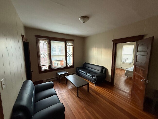 Photo - 139 Franklin St Unit 2