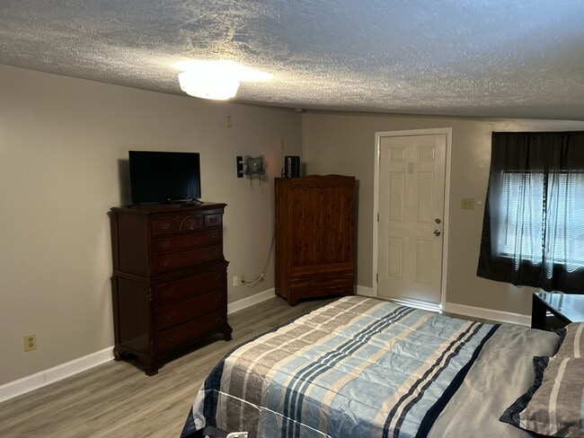 Photo - 2735 Hope Mills Rd Apartment Unit 5