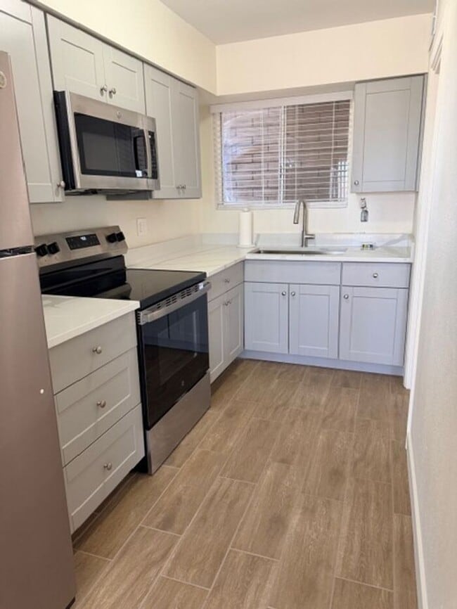 Building Photo - Affordable updated 2 bedroom in Mesa-University and Greenfield