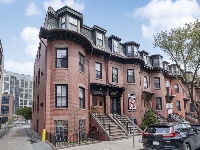 Photo - 70 E Brookline St Condo Unit 1