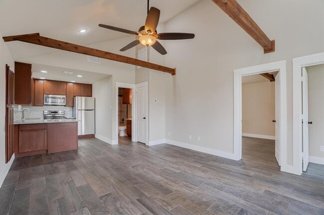 Photo - 154 Woodcreek Dr