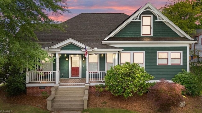 Building Photo - Stunning 4 Bedroom in Downtown Greensboro ... Rental