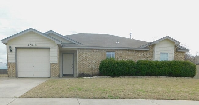 Photo - Available NOW!!!! Gorgeous 1 story, 3 bedr...