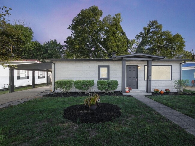 Building Photo - 452 Stella Ave