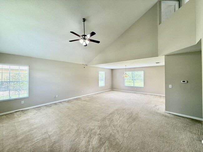 Photo - LARGE AND SPACIOUS 4/3 HOME IN EAST ORLANDO WEDGEFIED COMMUNITY