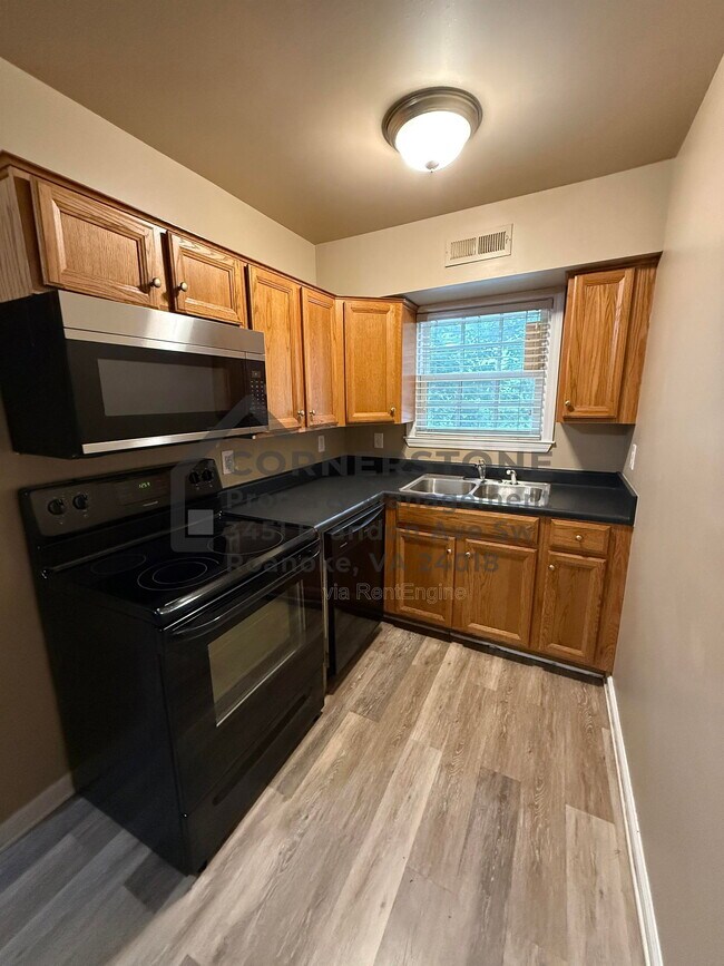 Photo - 602 Day Ave SW Unit Apartment 6