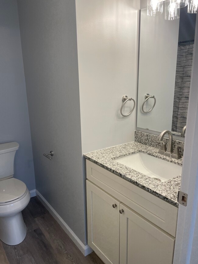 bath 1 - 3511 Gray St Unit 204