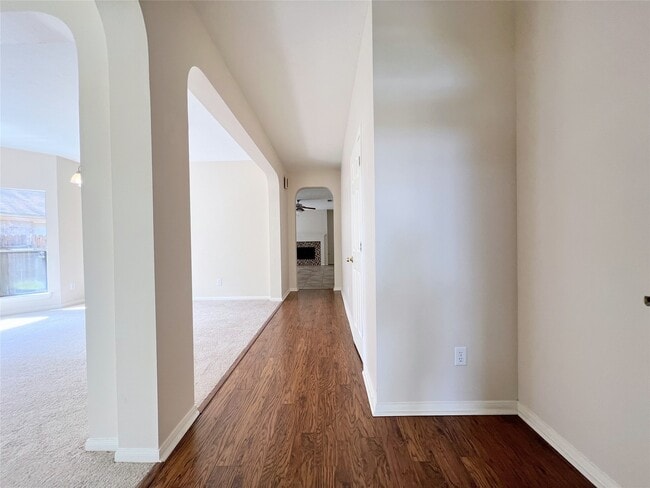 Building Photo - 4723 Silverlake Dr Rental