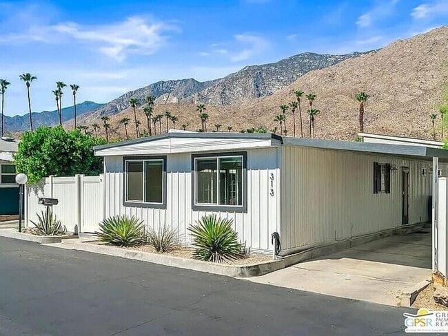 313 Kona Ln