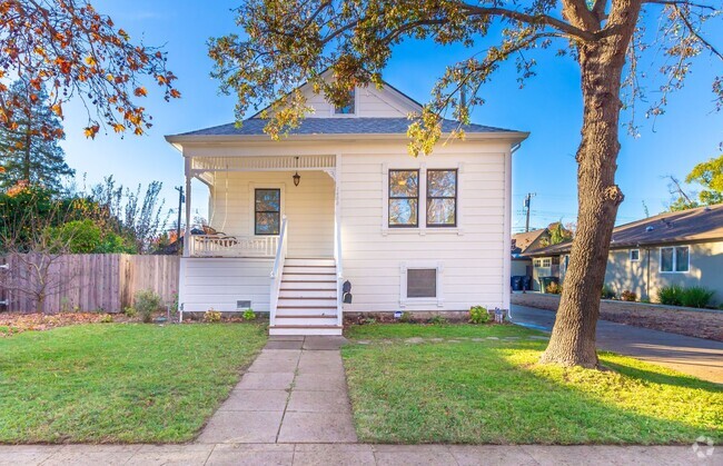 Building Photo - 1400 37th St Unit A Rental