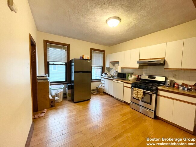 Photo - 1568 Tremont St Unit 2