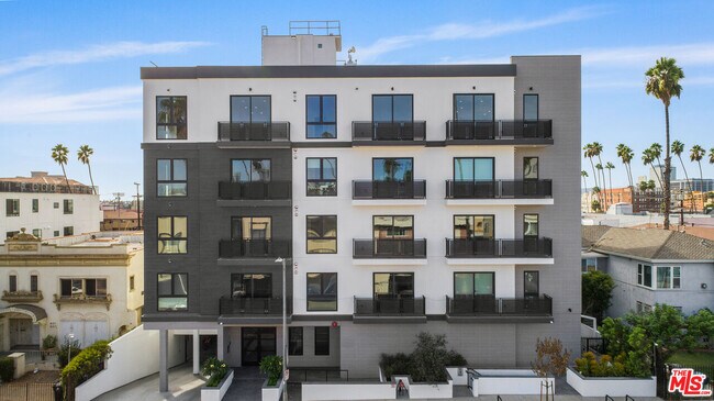 Building Photo - 927 Fedora St Unit 402 Rental