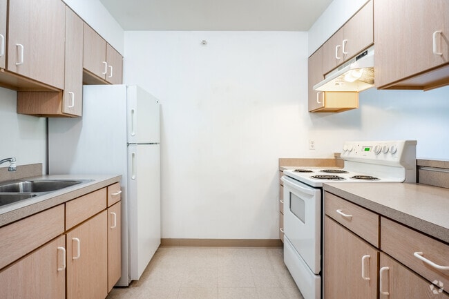 1BR, 1BA - 654SF - Kitchen - Prestwick Senior Living