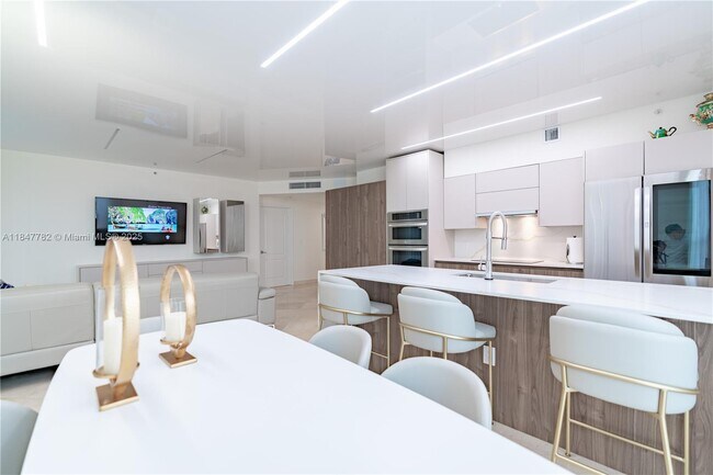 Photo - 17555 Atlantic Blvd Unit 508