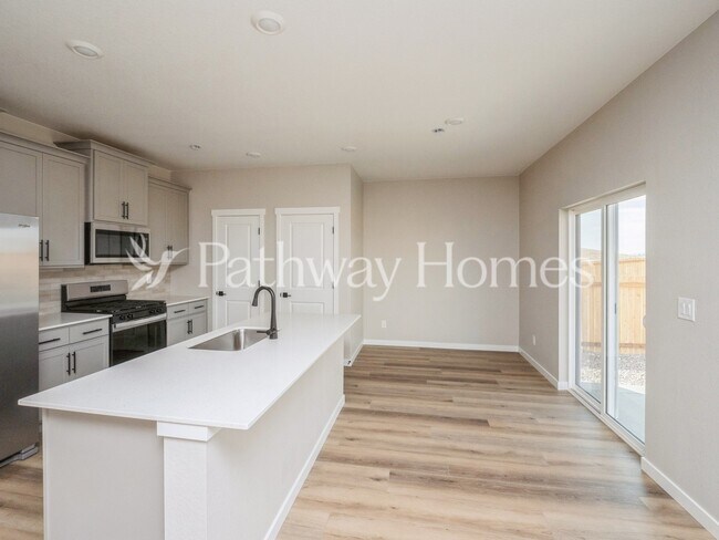 Photo - 9421 Yampa St