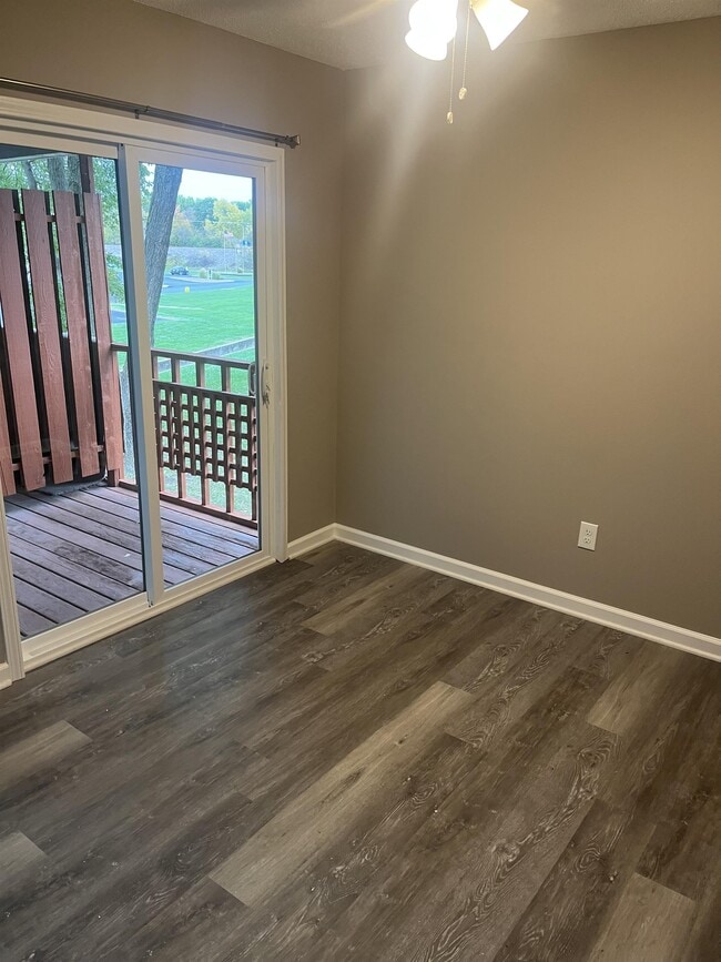 Photo - 616 S Lakehurst Dr Unit B