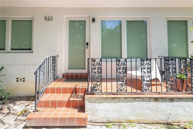 Photo - 523 NE 68th St Unit 1