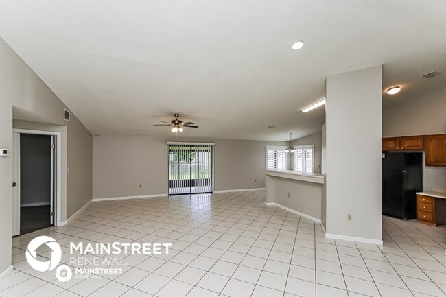 Photo - 645 Norse St NW