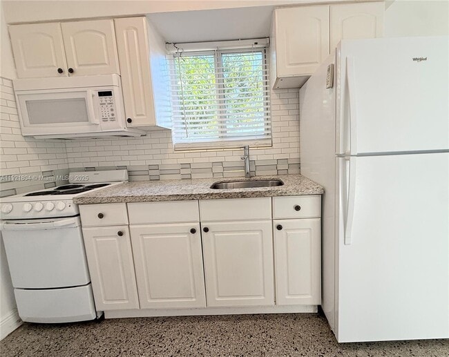 Photo - 322 NE 6th St Unit 3