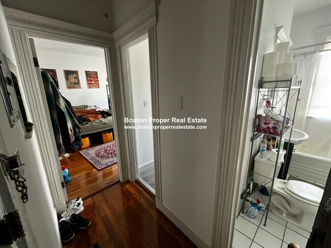 Photo - 1111 Boylston St