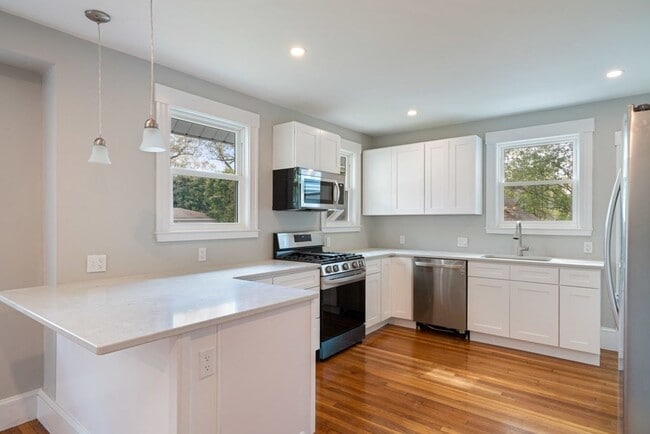 Building Photo - 65 Shawmut St