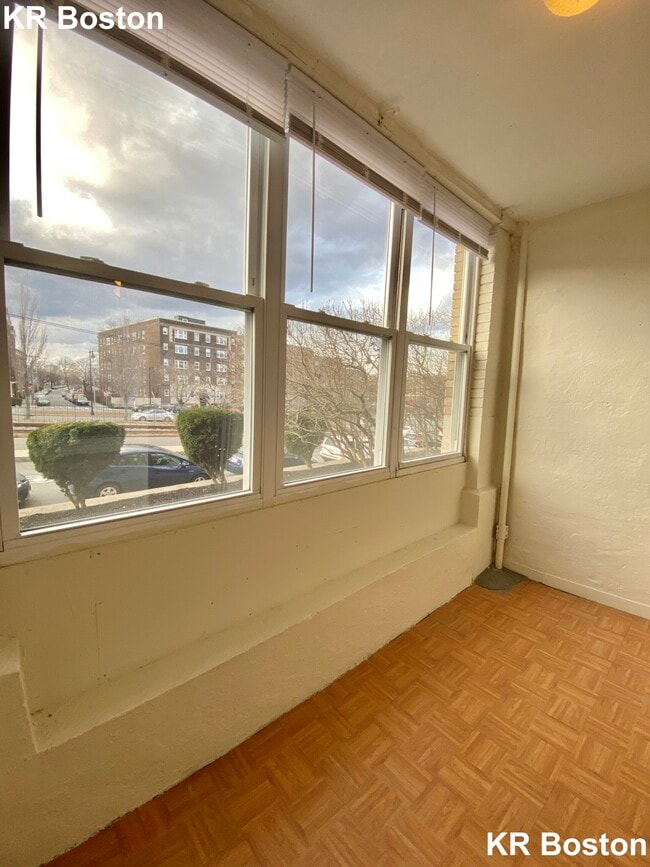 Photo - 1662 Commonwealth Ave Unidad #12