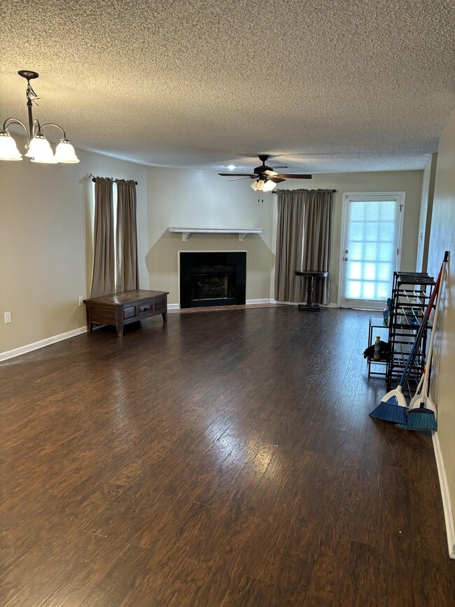 Photo - 15550 Riverdale Ave E