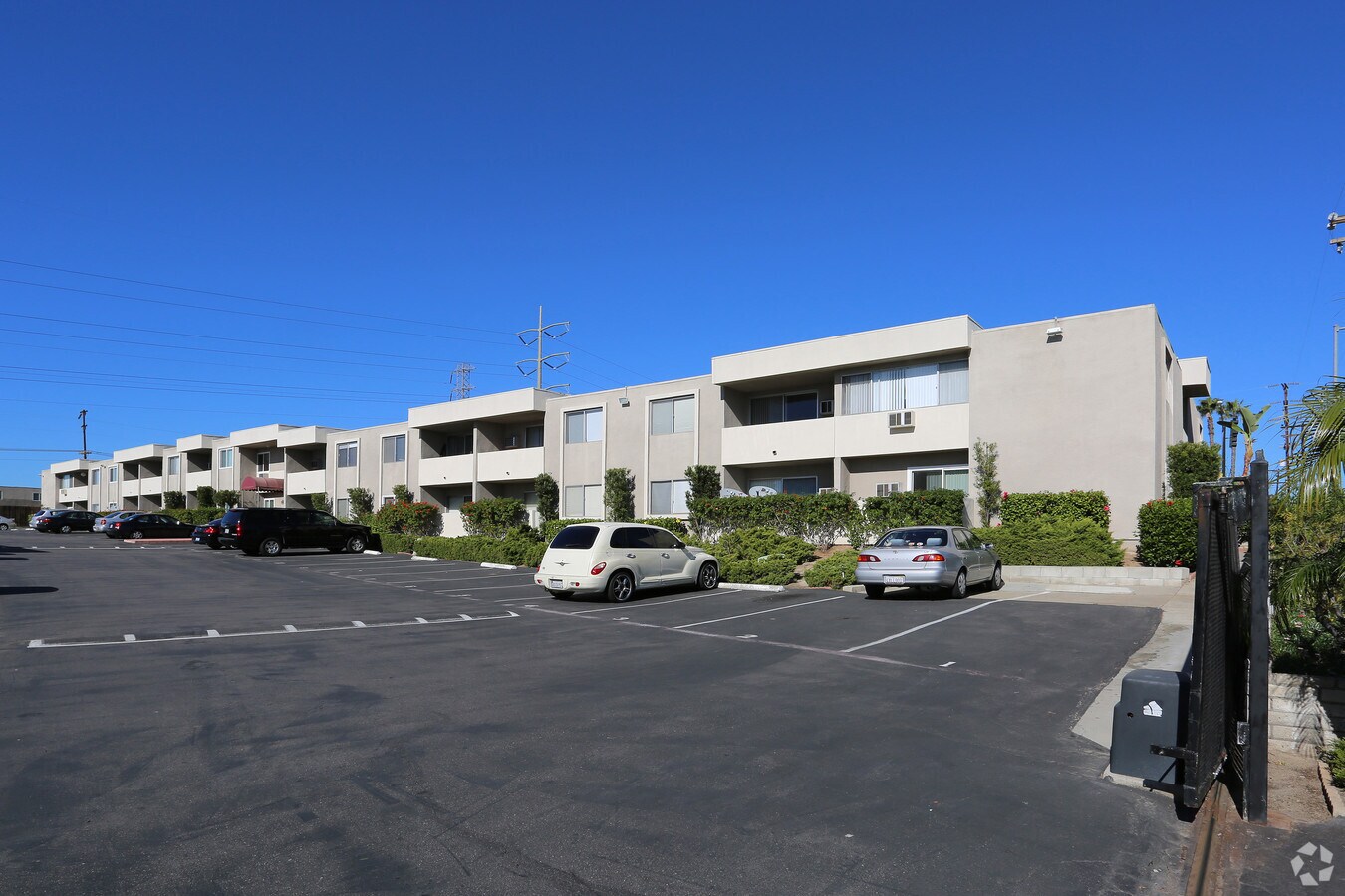 Aspen Apartments - Aspen Apartments