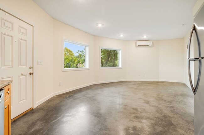 Photo - Logan Avenue Unit B