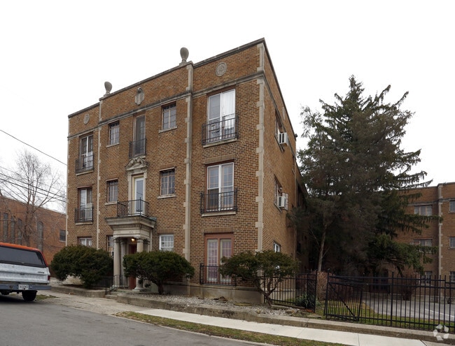 Building Photo - Flats at West End Rental