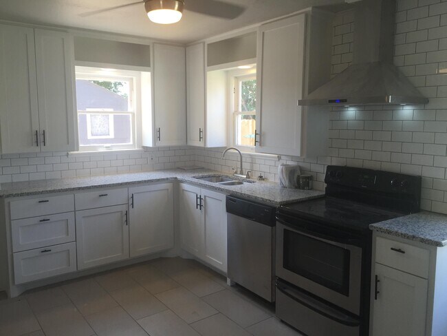 Photo - 2805 33rd St