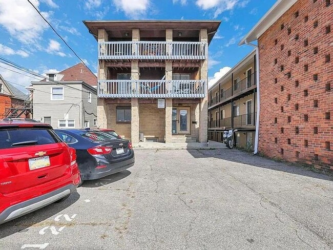 Photo - 93 W 9th Ave