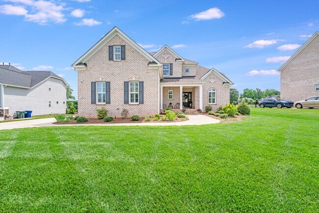 Building Photo - Live Luxuriously in Summerwood – Fully Fur... Rental