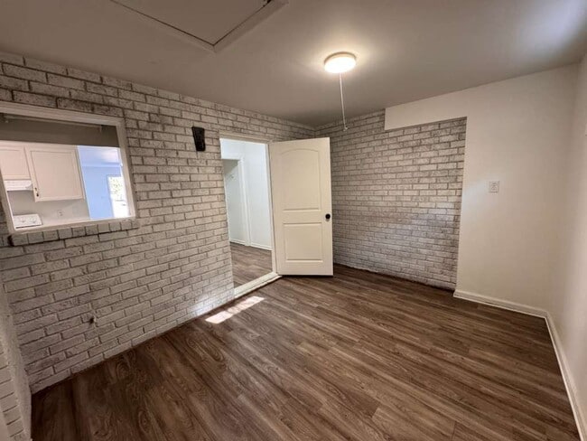 Photo - 3735 Oakwood Hills Dr