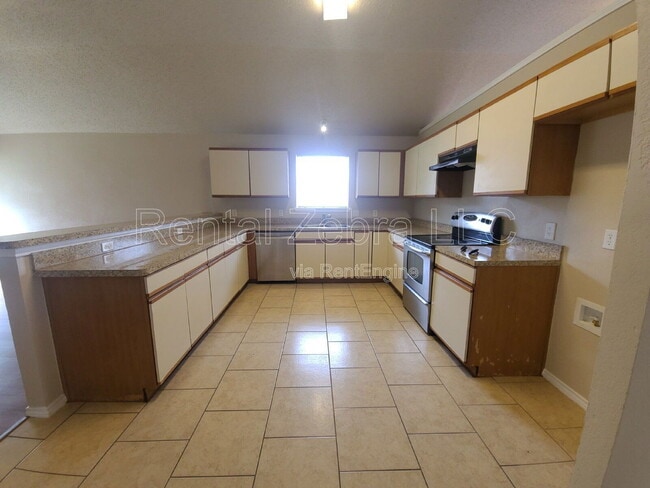 Photo - 7605 Misty Ridge Dr N