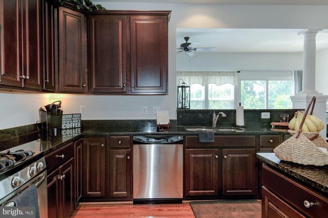 Photo - 32 Hunting Creek Ln