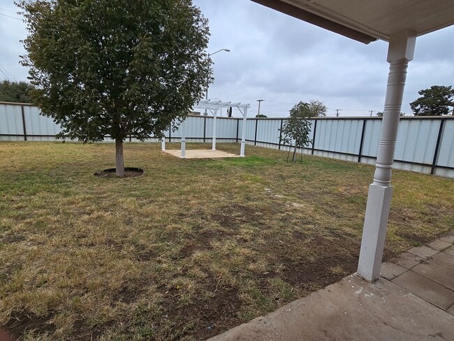 Photo - 2405 Nabors Ln