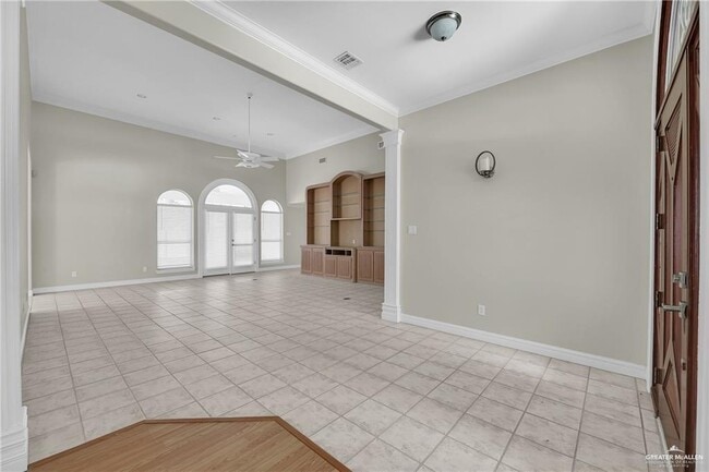 Photo - 33 Condor Ave