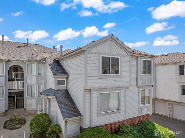 Photo - 2910 Jesse Way