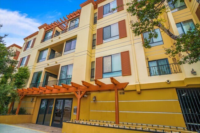 Photo - 6938 Laurel Canyon Blvd Condo Unit 302