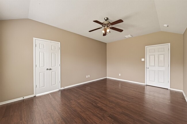 Building Photo - 926 Dracena Ct